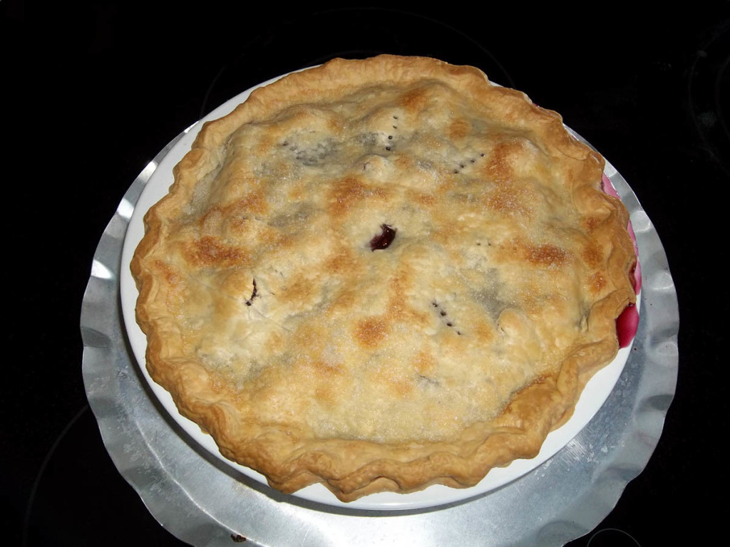 cherry berry pie done