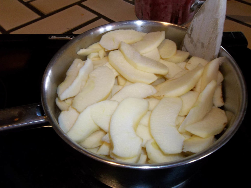 apple pie sliced